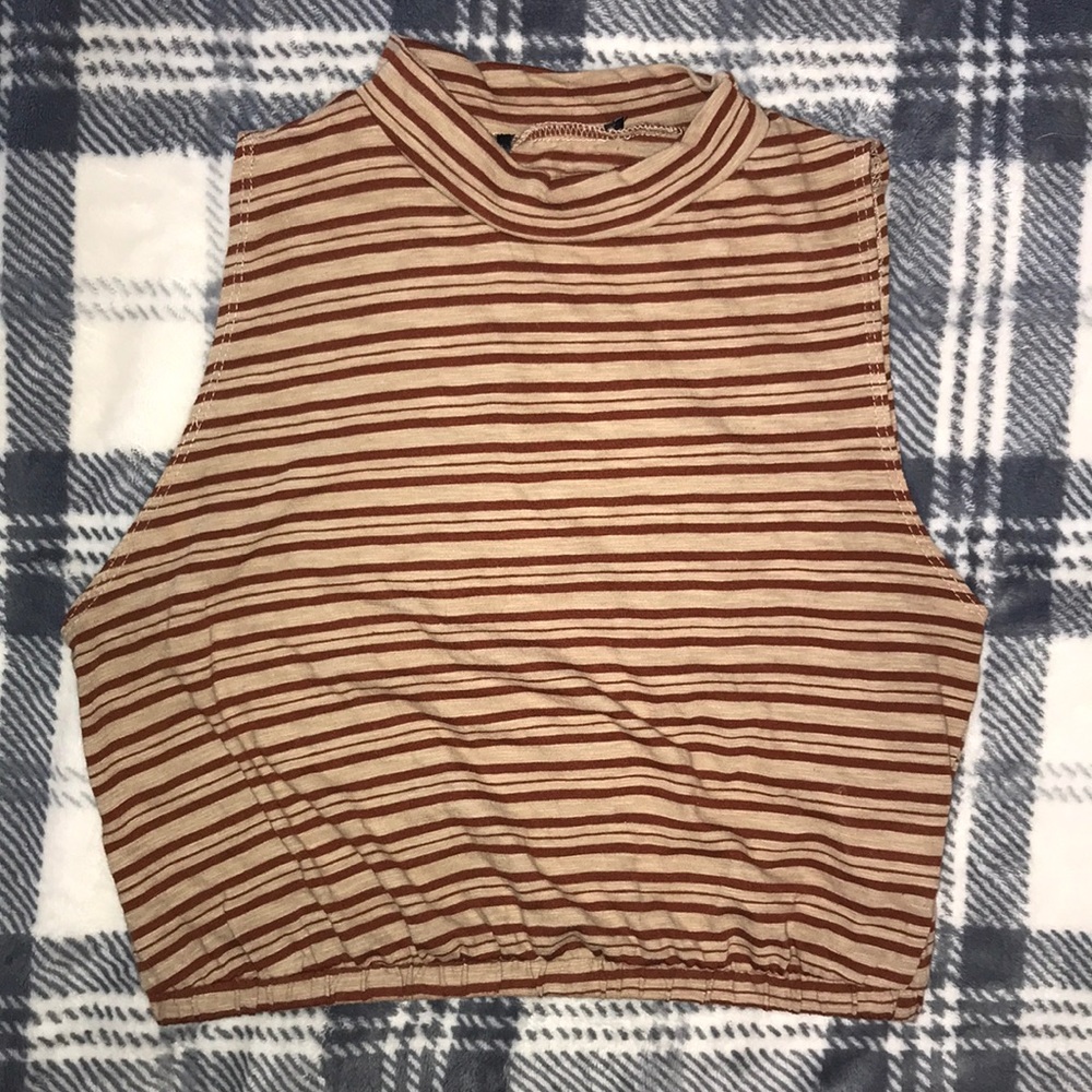 Sleeveless striped cuffed crop top